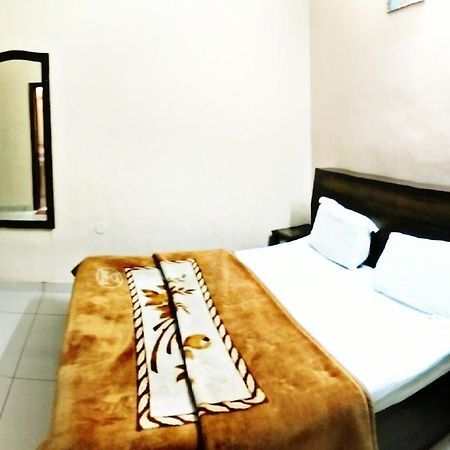 Hotel Aroma Inn Sirsa Екстериор снимка