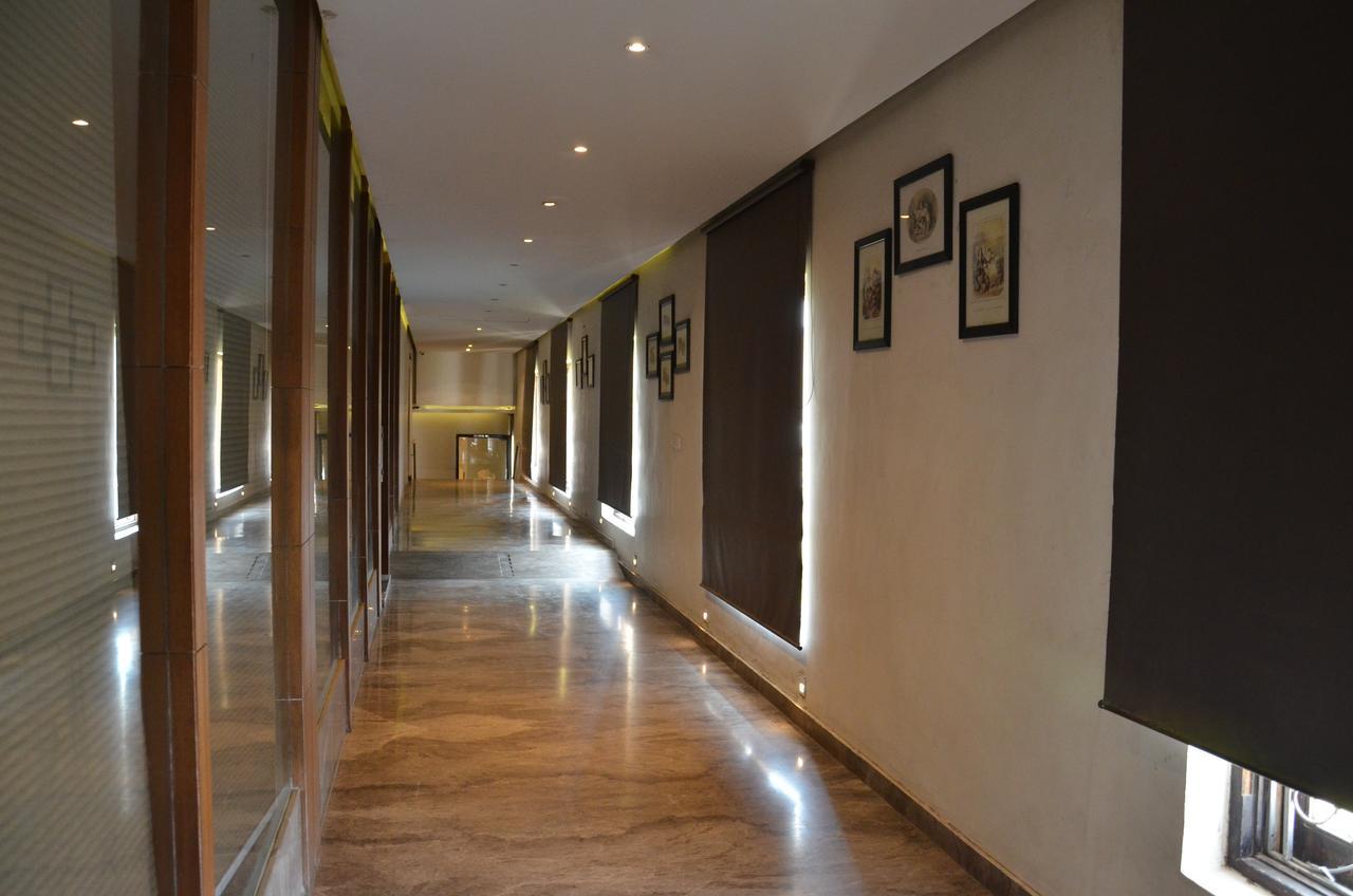 Hotel Aroma Inn Sirsa Екстериор снимка