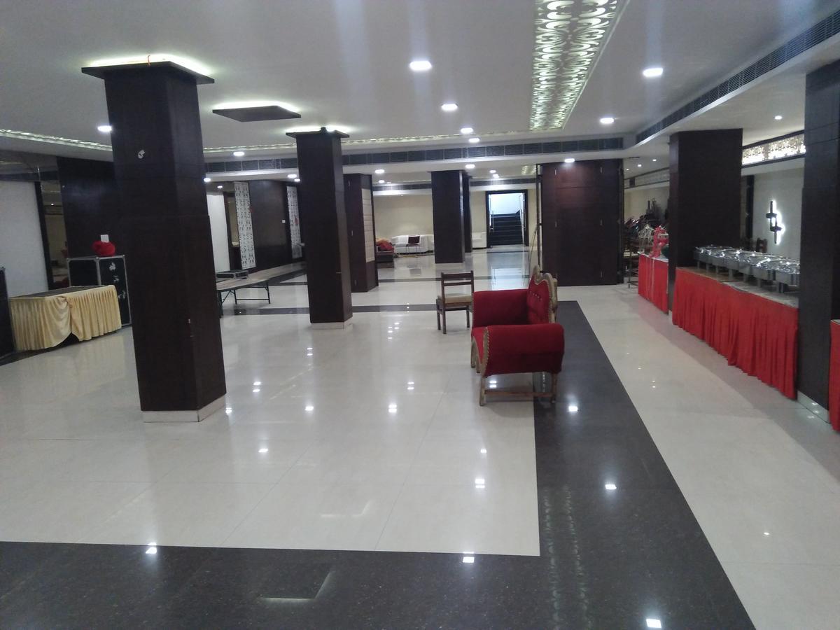 Hotel Aroma Inn Sirsa Екстериор снимка