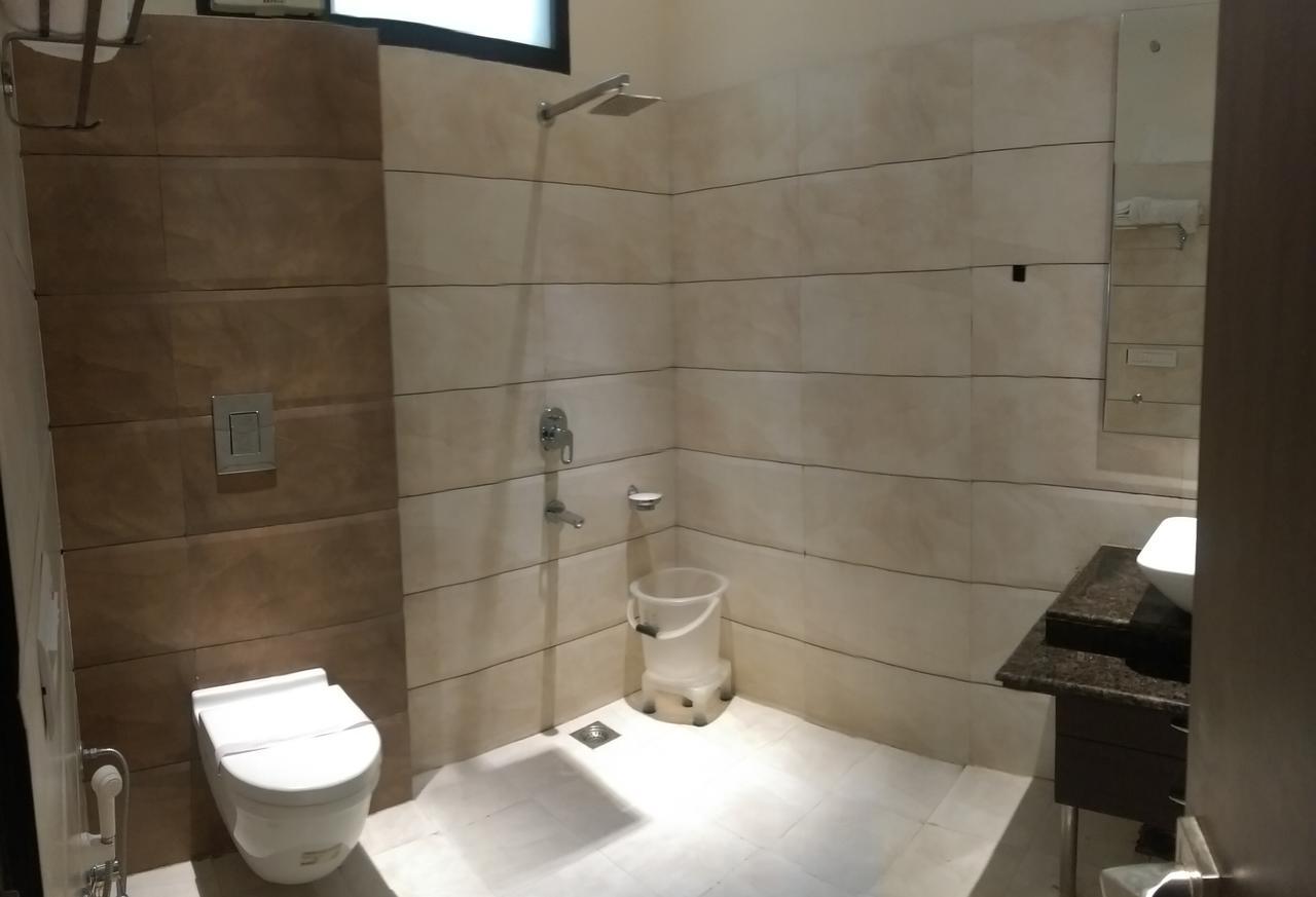 Hotel Aroma Inn Sirsa Екстериор снимка
