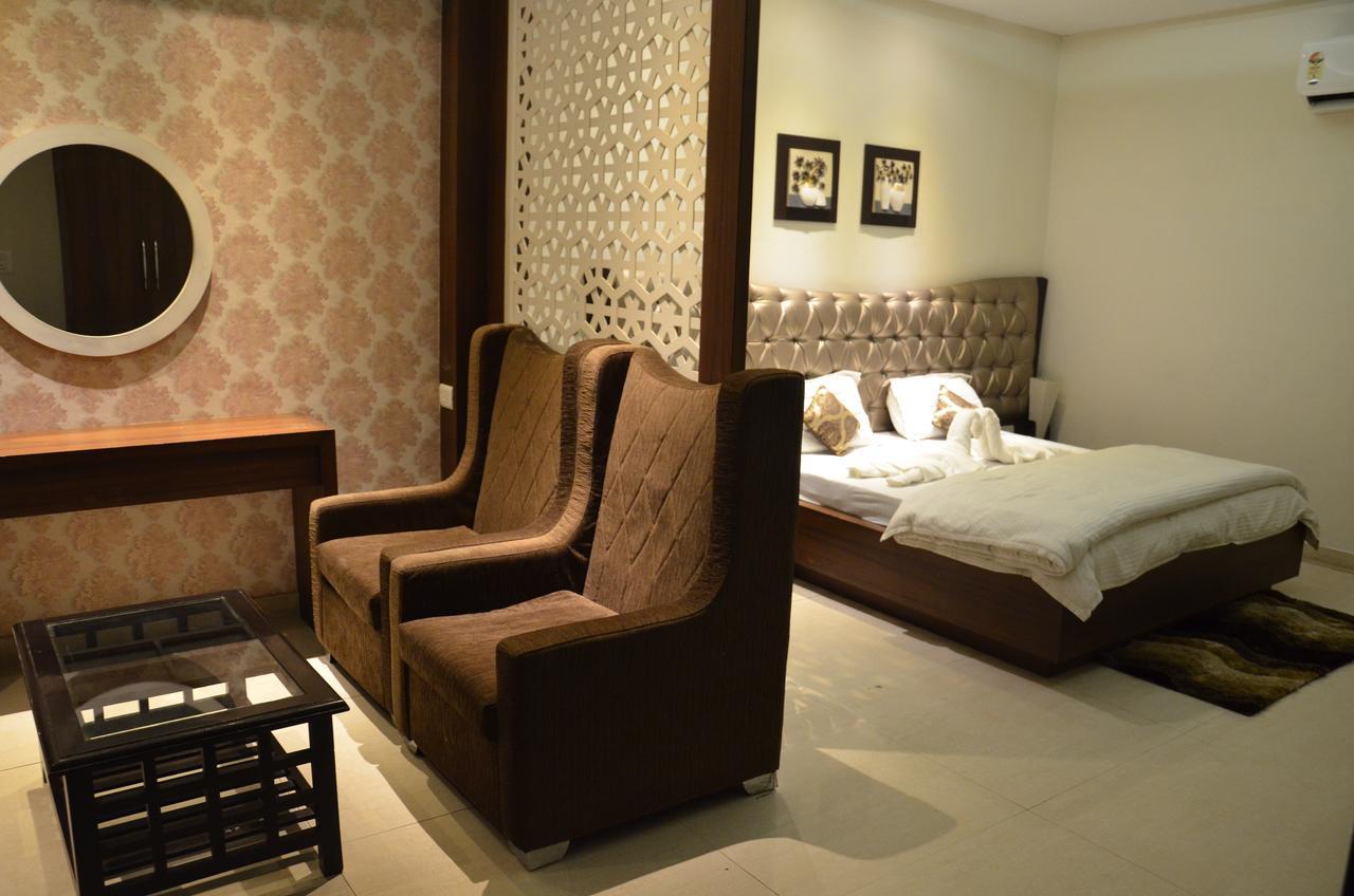 Hotel Aroma Inn Sirsa Екстериор снимка