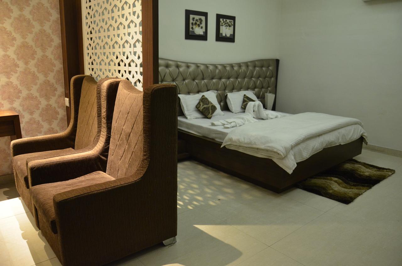 Hotel Aroma Inn Sirsa Екстериор снимка