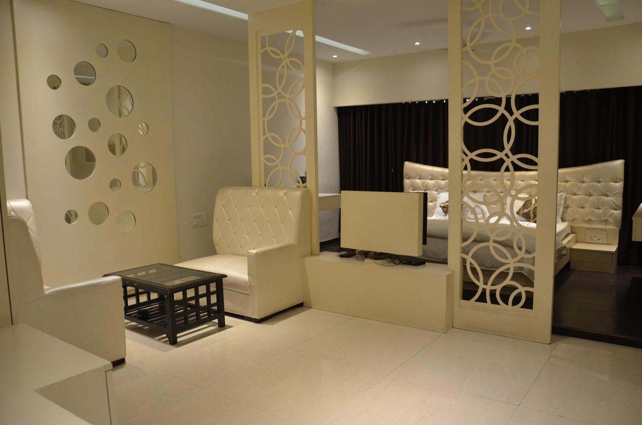 Hotel Aroma Inn Sirsa Екстериор снимка